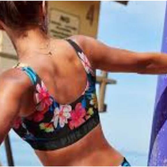 Victoria's Secret PINK Ultimate Sports Bra Ultimate Gym to Swim - Size M - EUC - Picture 13 of 13